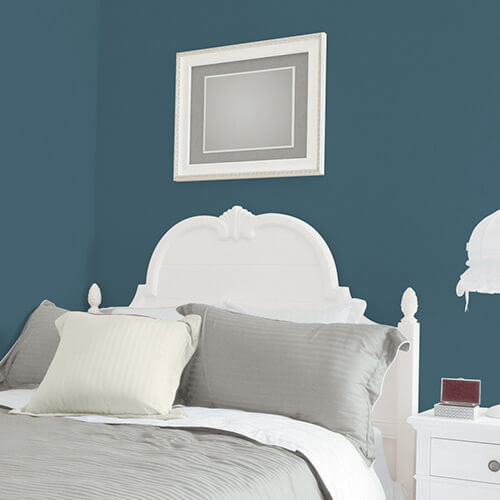 How To Paint A Relaxing Bedroom